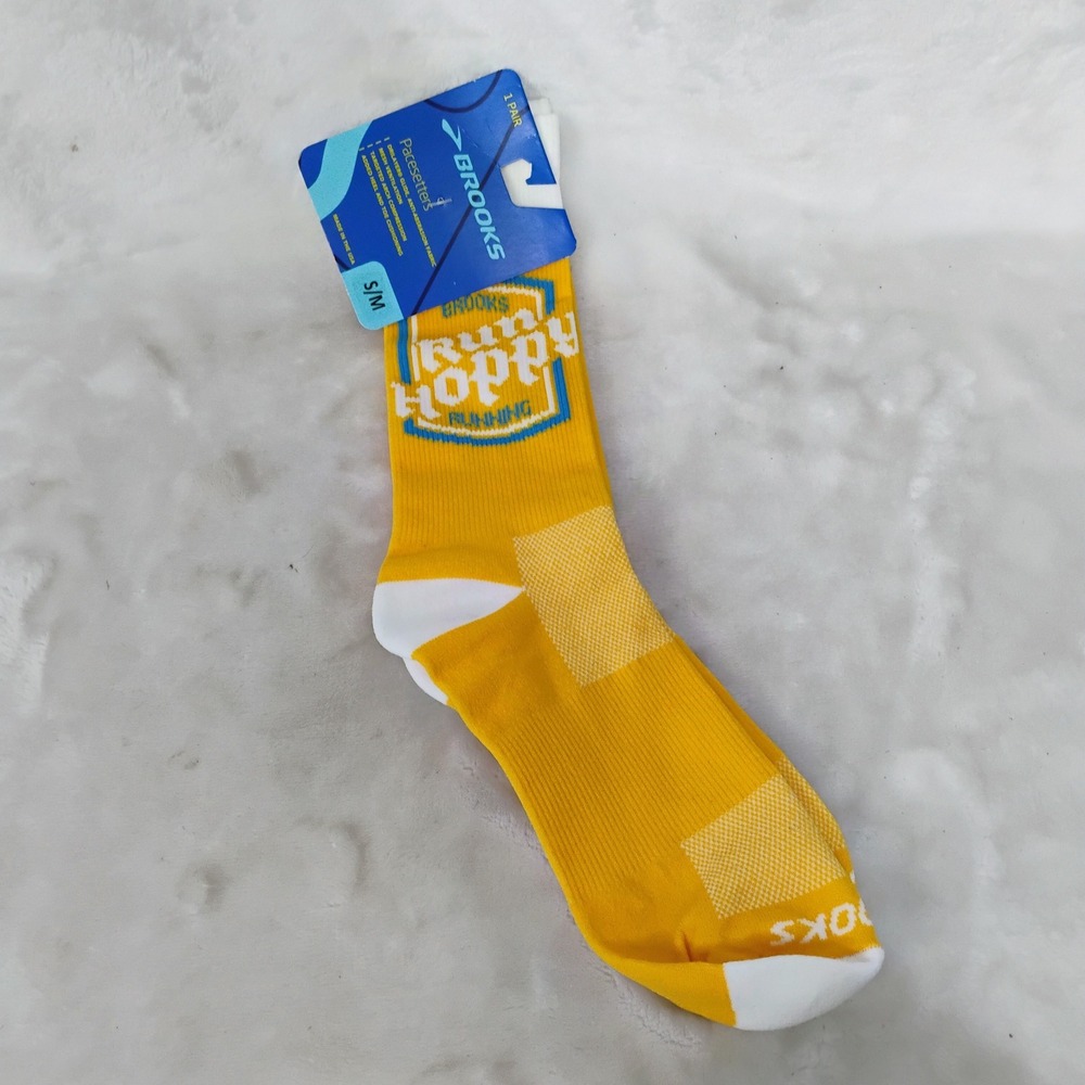 Brooks Pacesetters Run Hoppy Running Socks Yellow Crew S/M